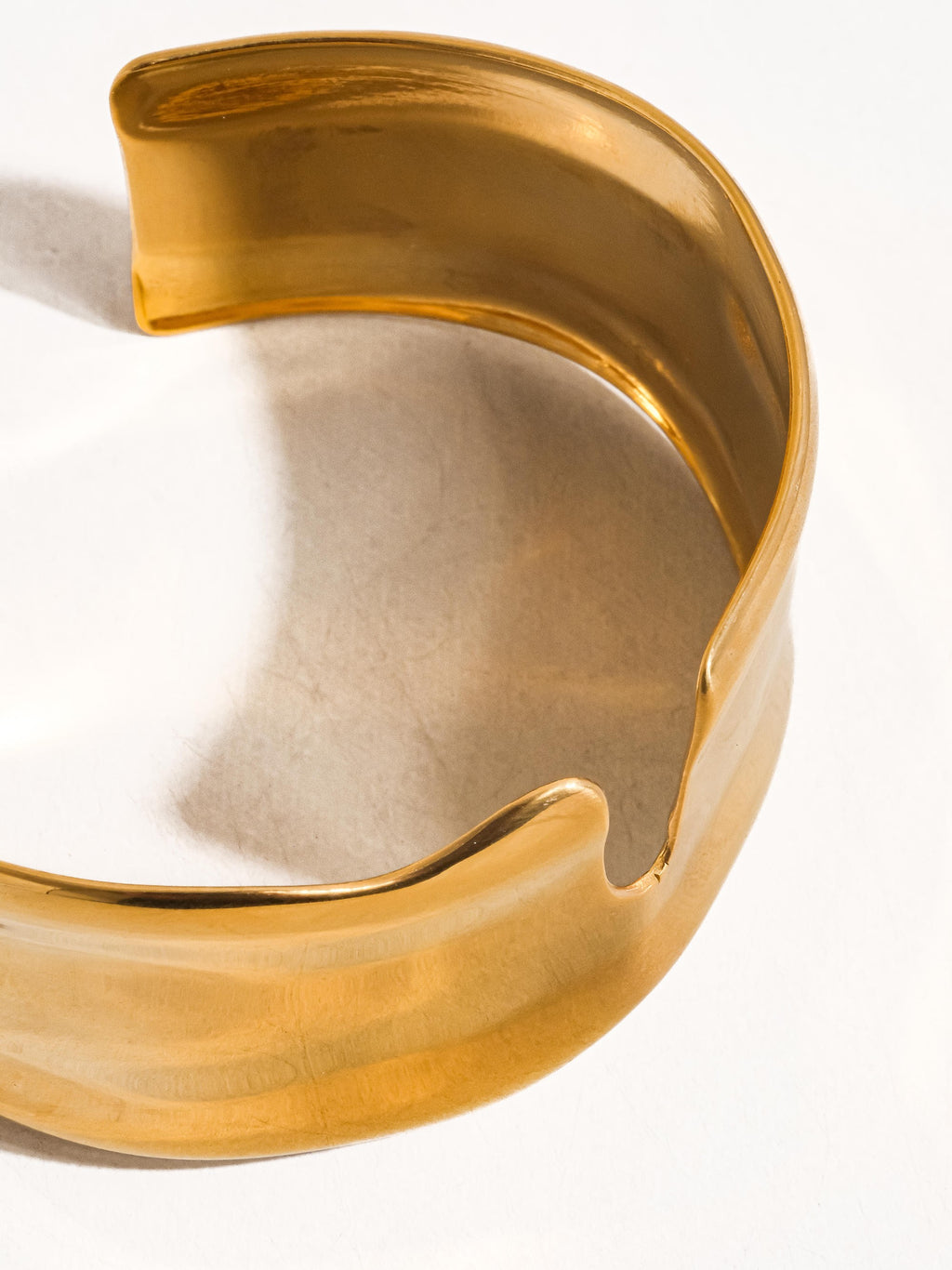 18k Gold Non-tarnish Abstract Bold Bangle